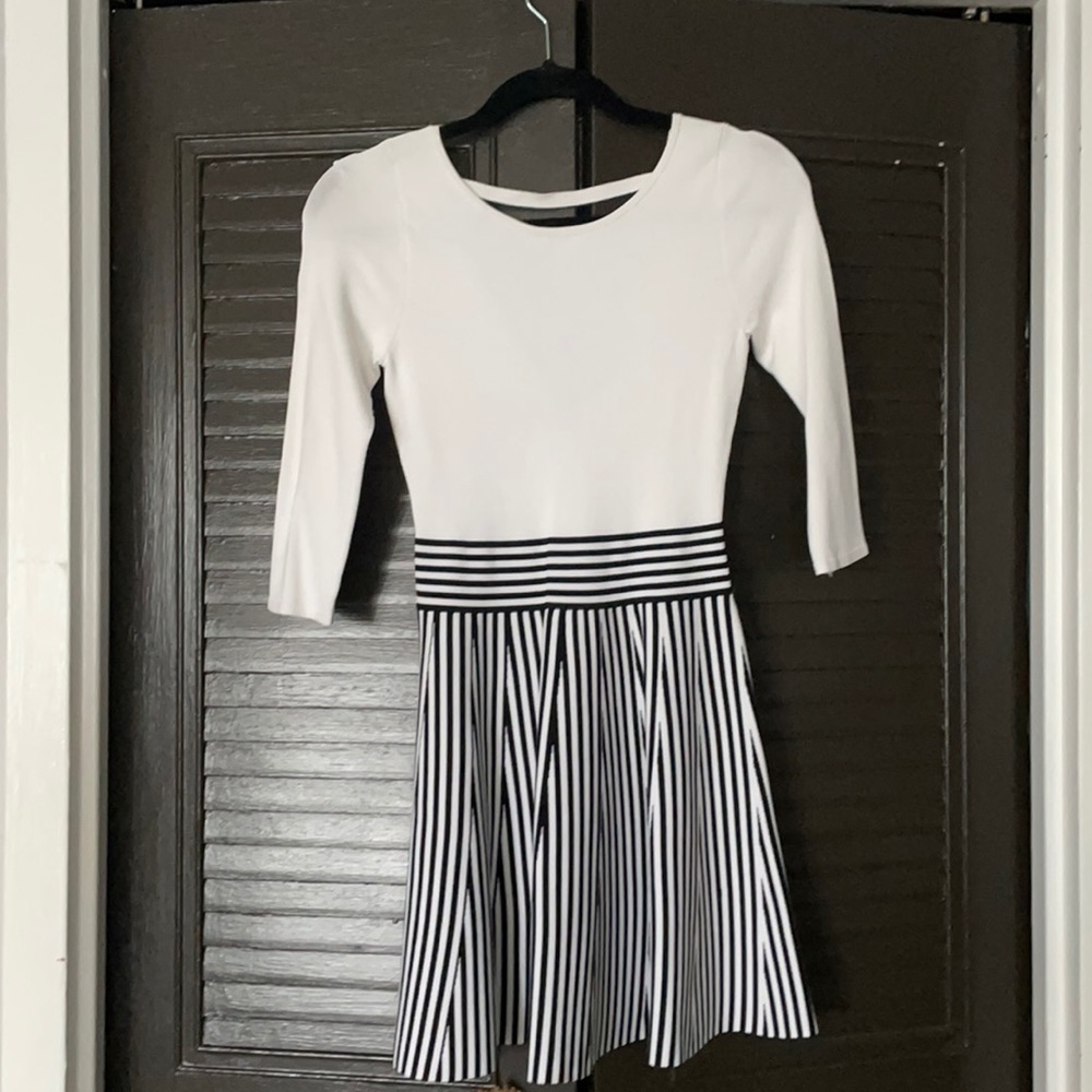 Cute Guess three-quartered sleeve dress